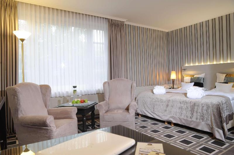 Western Premier Parkhotel Kronsberg Hotel 4*